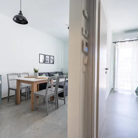 Deppy's Nest Appartement Peraía
